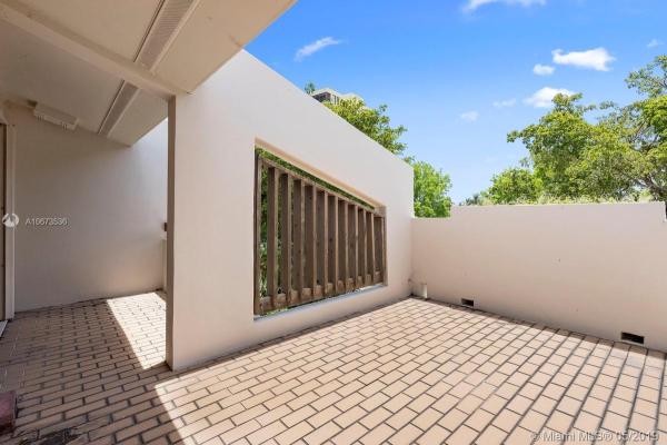 Casa Bella Villas, 2517 NE 135th St, North Miami, Florida 33181, image 2