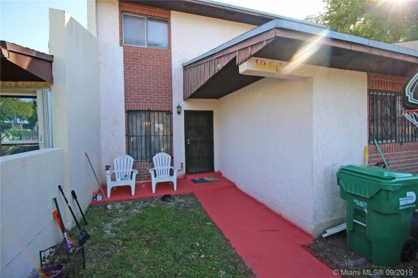Lakes Of Acadia, 19466 NW 54th Pl #19466, Miami Gardens, Florida 33055, image 2