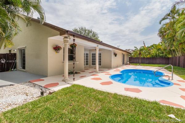 Lakes Of The Meadow, 15634 SW 55th St, Kendall West, Florida 33185, image 2