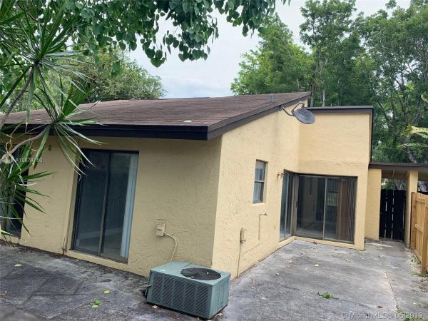 Woodgate West, 12818 SW 68th Ln #12818, Kendale Lakes, Florida 33183, image 2