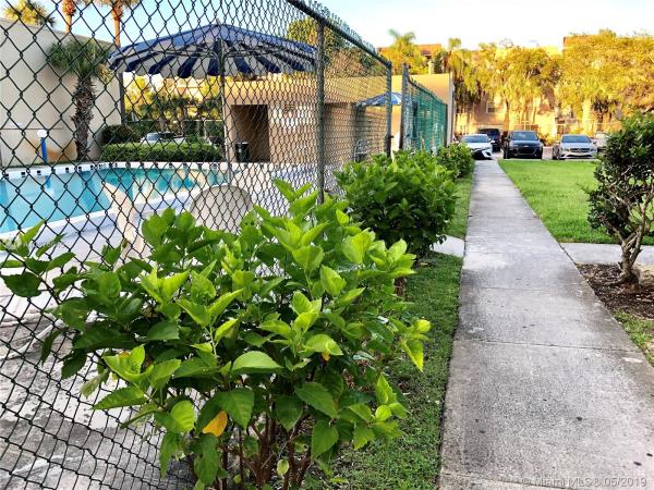 Fox Chase, 8625 NW 8th St #119, Fountainebleau, Florida 33126, image 2