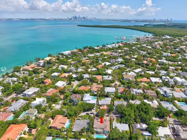 Tropical Isle Homes, 350 Redwood Ln, Key Biscayne, Florida 33149, image 2