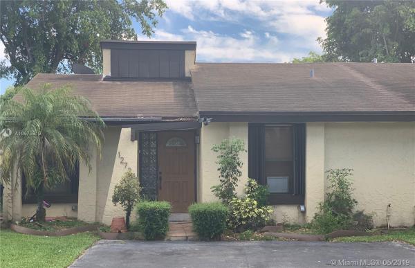 Woodgate East, 12724 SW 68th Ter, Kendale Lakes, Florida 33183, image 2