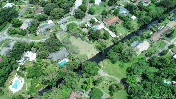 Biscayne Gardens, 146XX N Spur Dr, Golden Glades, Florida 33161, image 2