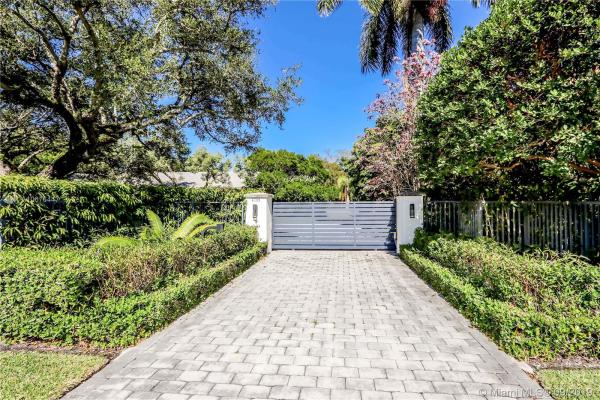 4755 Pine Dr, Unincorporated Dade County, Florida 33143, image 2