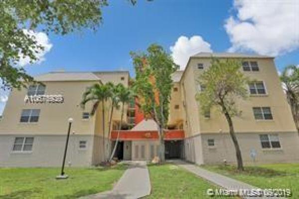 Las Vistas At Doral, 8205 Lake Dr #402, Doral, Florida 33166, image 2