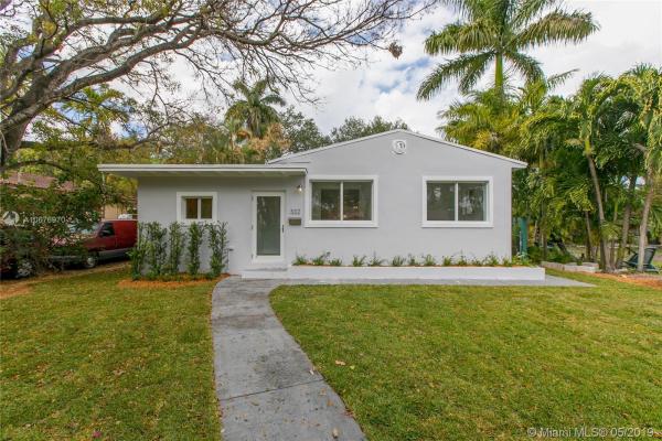 Country Club Estates, 332 Minola Dr, Miami Springs, Florida 33166, image 2