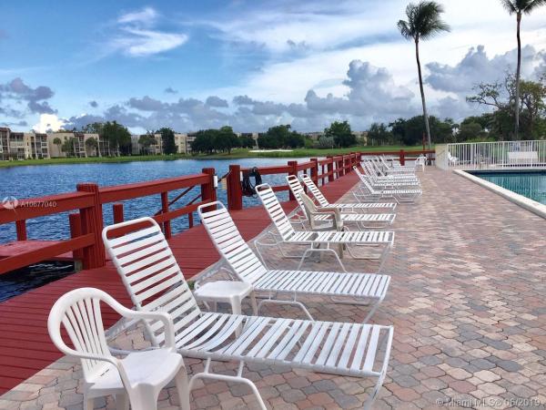 Tangerine Of Pine Island Ridge, 9440 Tangerine Pl #202, Davie, Florida 33324, image 2