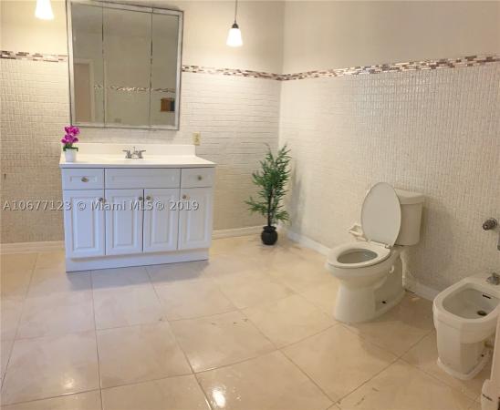 Marion Manor, 200 NE 175th St, Miami, Florida 33162, image 2