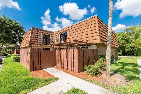 Village At Lake Pine, 1221 SW 120th Way, Davie, Florida 33325, image 2