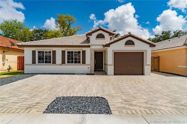 Lago Mar South, 15754 SW 85th Ln, Kendall, Florida 33193, image 2