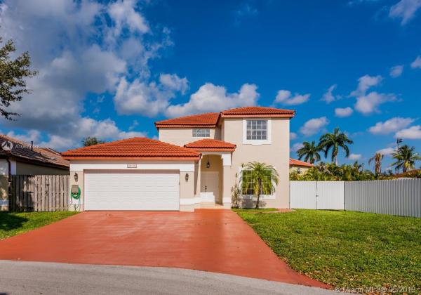 Marbella Park, 20130 NW 83rd Pl, Hialeah, Florida 33015, image 2