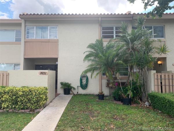 Catalonia Lake Villas, 14251 Kendale Lakes Cir #14251, Kendale Lakes, Florida 33183, image 2
