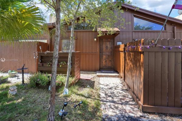Pinetree Village, 11364 SW 112th Cir Ln S #11364, Kendall, Florida 33176, image 2