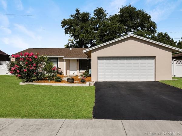 Winston Park, 8224 SW 135th Ct, Kendale Lakes, Florida 33183, image 2