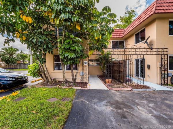 Ludlum Lakes Townhouses 2, 7110 NW 169 #St, Hialeah, Florida 33015, image 2