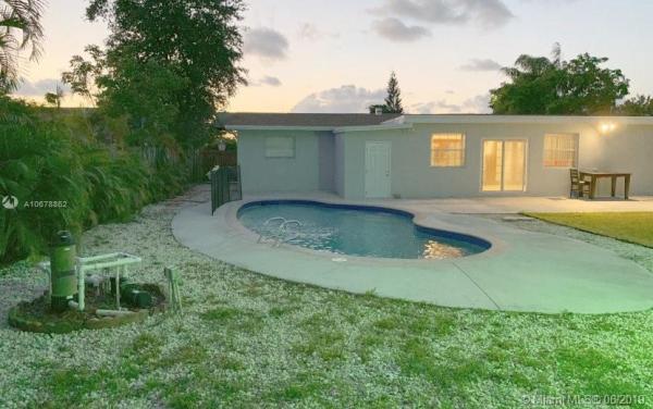 Ives Estates Residential, 1330 North Dr, Ives Estates, Florida 33179, image 2