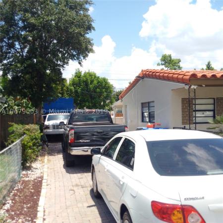 Weidlings, 6317 Grant Ct, Hollywood, Florida 33024, image 2