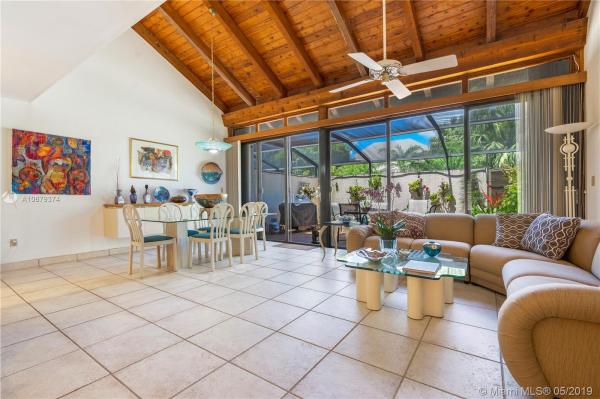 Dadeland Walk, 8079 SW 86th Ter, Kendall, Florida 33143, image 2