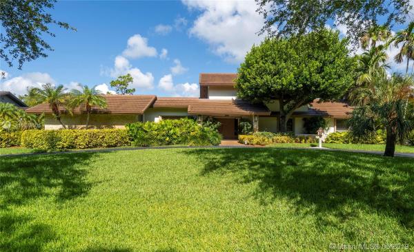 Pinecrest Pointe, 12850 SW 61st Ave, Pinecrest, Florida 33156, image 2