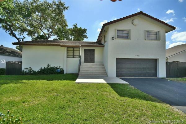 Shores Calusa, 11037 SW 138th Pl, The Hammocks, Florida 33186, image 2