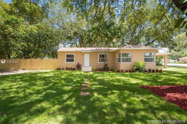 Pleasant Village, 600 NE 162nd St, Golden Glades, Florida 33162, image 2