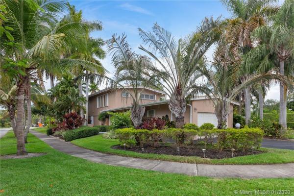 Sky Lake, 19200 NE 20th Ct, North Miami Beach, Florida 33179, image 2