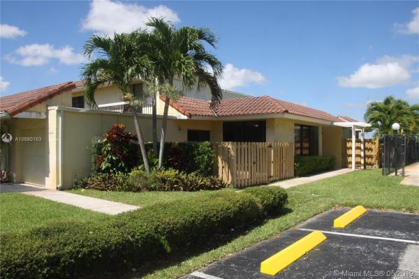 Golfwood, 20564 NE 6th Ct #20564, Ives Estates, Florida 33179, image 2