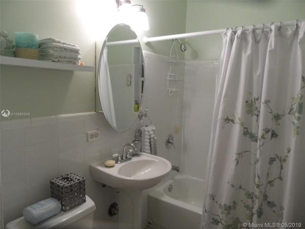 Kent Estates, 570 Falcon Ave, Miami Springs, Florida 33166, image 2