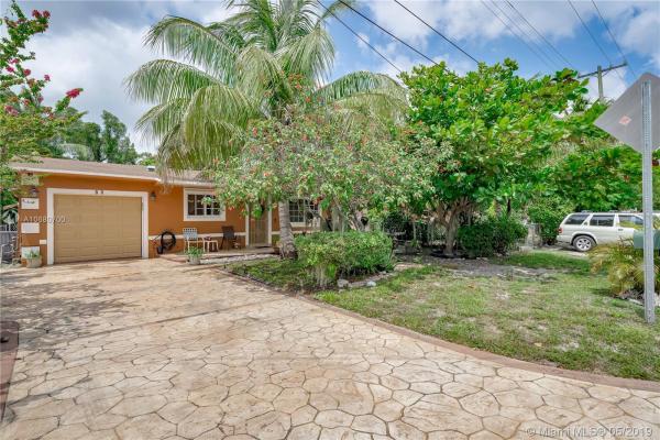 Oleta Terrace, 31 NE 165Th St, Golden Glades, Florida 33162, image 2