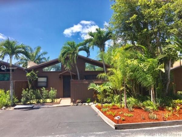 Pinetree Village, 11355 SW 112th Cir Ln S, Kendall, Florida 33176, image 2