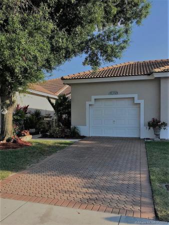 Regency Homes At Fairway Isles, 2410 Aragon Blvd #2, Sunrise, Florida 33322, image 2