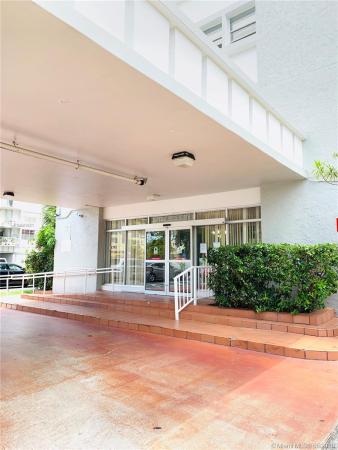 Gateway House North, 16740 NE 9 Ave #811, North Miami Beach, Florida 33162, image 2