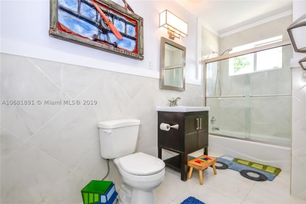 Lake View Heights, 4975 Delaware Ave, Miami Beach, Florida 33140, image 2