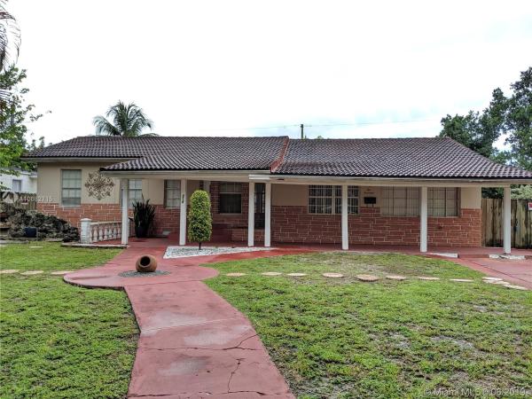 Country Club Estates, 214 Glendale Dr, Miami Springs, Florida 33166, image 2
