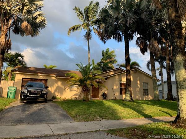 Meadow Wood Manor, 26763 SW 125th Ct, Kendale Lakes, Florida 33032, image 2
