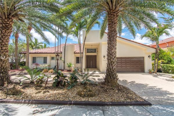 Royal Oaks, 7922 NW 164th Ter, Miami Lakes, Florida 33016, image 2