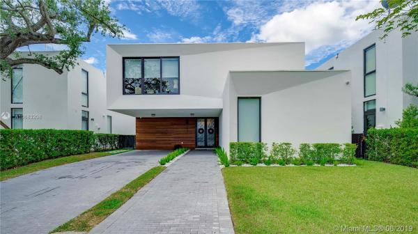 Casa Bianca, 8650 Arboretum Ln, Miami, Florida 33138, image 2