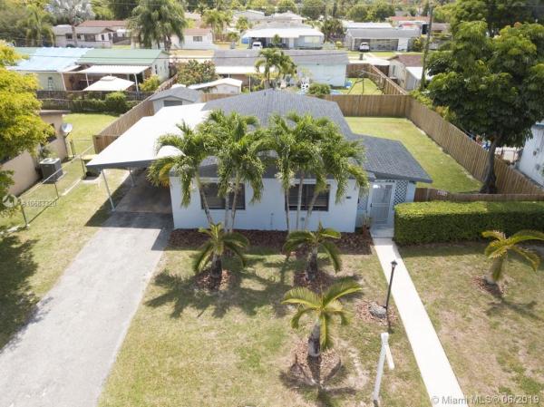 Laurel Manor, 1839 NW 9th Ave, Homestead, Florida 33030, image 2