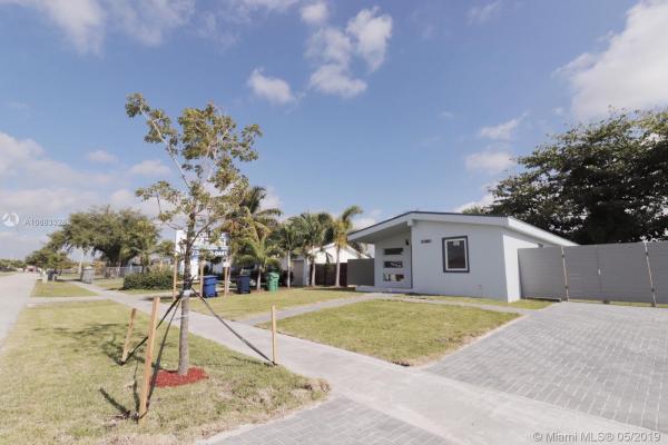 12393 SW 264th Ter, Unincorporated Dade County, Florida 33032, image 2