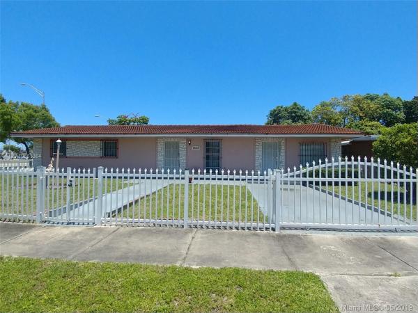 Miami Gardens Manor, 19815 NW 47th Ct, Miami Gardens, Florida 33055, image 2