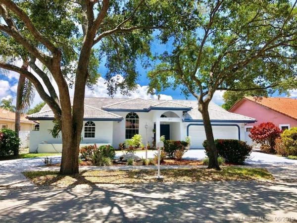 Royal Oaks, 8012 NW 164th Ter, Miami Lakes, Florida 33016, image 2