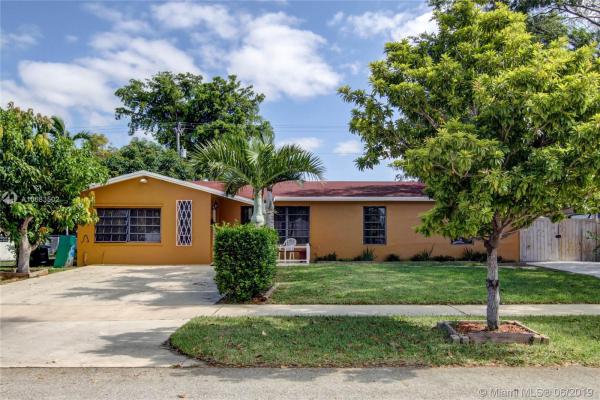 Fairway Park, 10011 SW 165th Ter, Palmetto Estates, Florida 33157, image 2