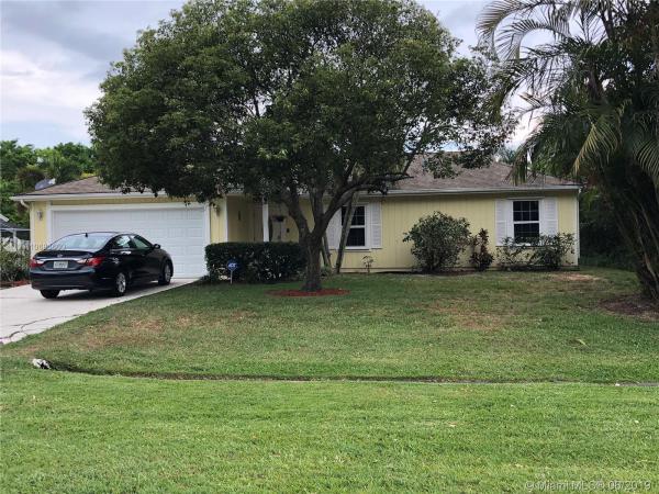 757 SW Dorchester St, Florida 34983, image 2