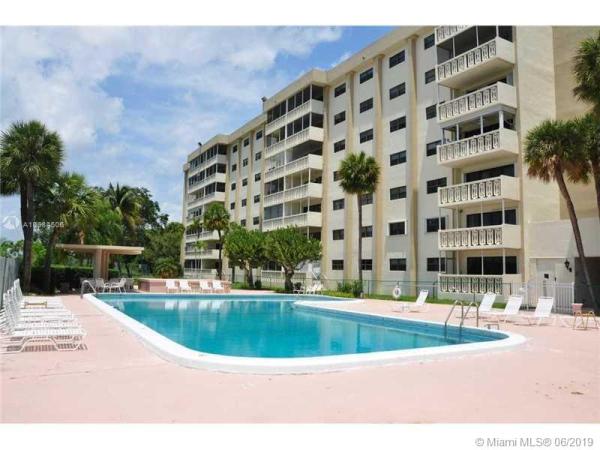 Canongate, 800 NE 195th St #611, Ives Estates, Florida 33179, image 2