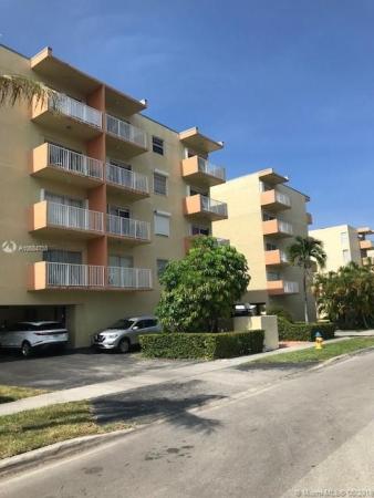 La Canadienne, 3545 NE 167 St #402, North Miami Beach, Florida 33160, image 2