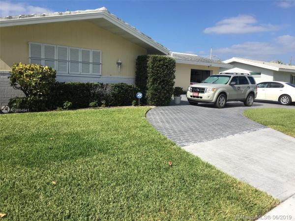 Yacht Harbor Manor, 1089 Powell Dr, Riviera Beach, Florida 33404, image 2