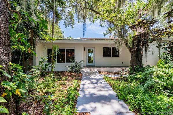 Sherwood Forest, 389 NE 85th St, El Portal, Florida 33138, image 2