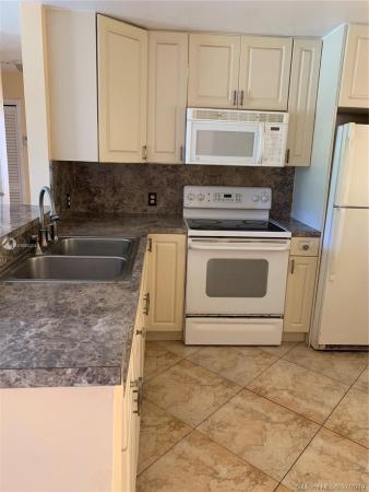 Westchester Terrace, 8701 SW 12th St #18, Westchester, Florida 33174, image 2