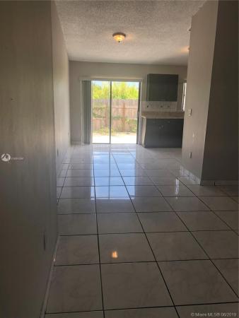 Waterside Townhomes, 28341 SW 141st Ct #28341, Leisure City, Florida 33033, image 2